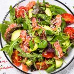 salatka-dietetyczna-losos-wedzony