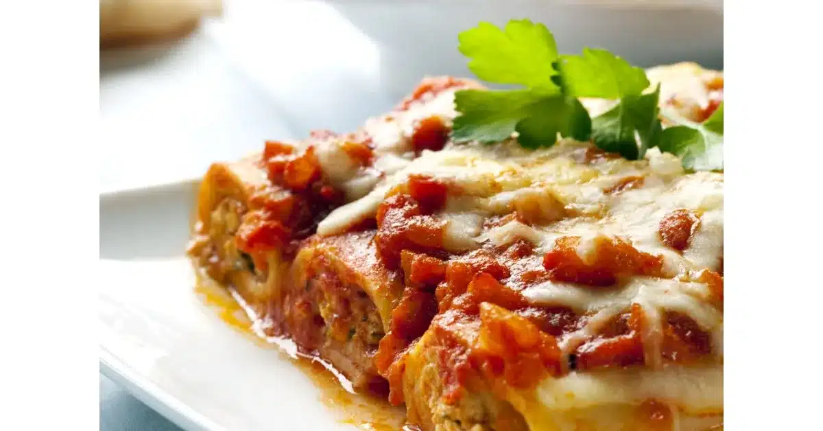 makaron cannelloni z mięsem mielonym i sosem bolognese